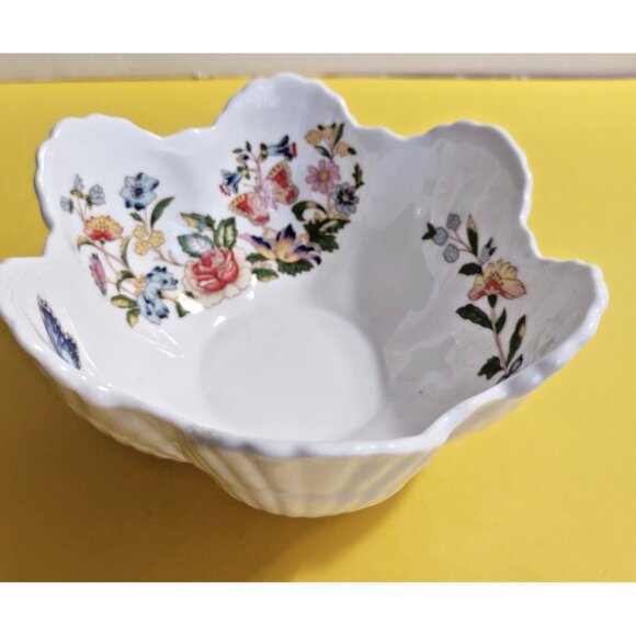 Aynsley Cottage Garden Shell Shaped Candy/Nut Bowl 5 1/4" x 2 1/2" - Picture 1 of 8